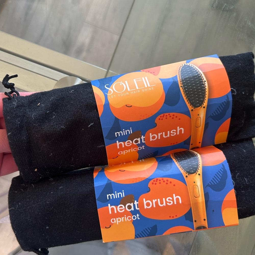 COPY - Soleil beat brush travel sized  new